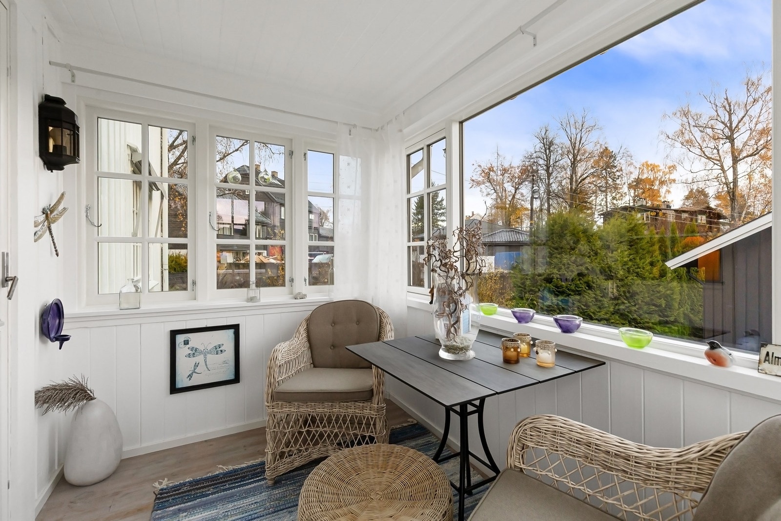 Den innglassede vinterhagen på 6 m² forlenger utesesongen betraktelig. *Vinterhagen er ikke godkjent av kommunen Galleribilde