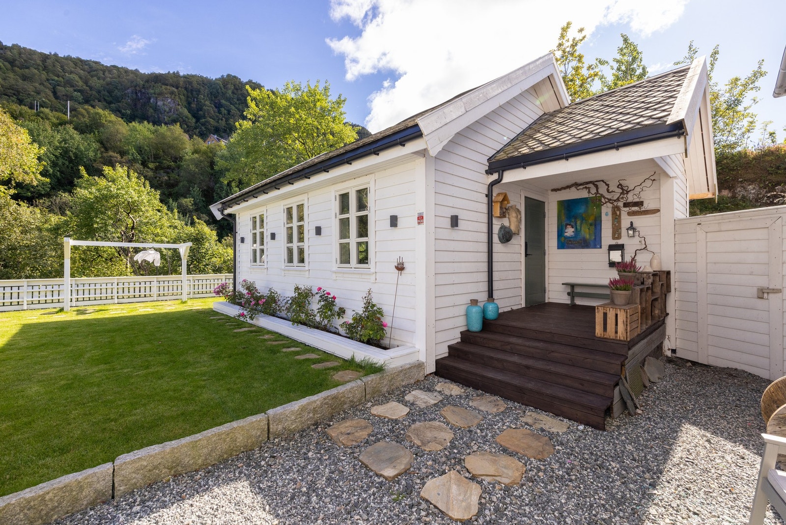 Vi beveger oss videre inn til annekset. Galleribilde