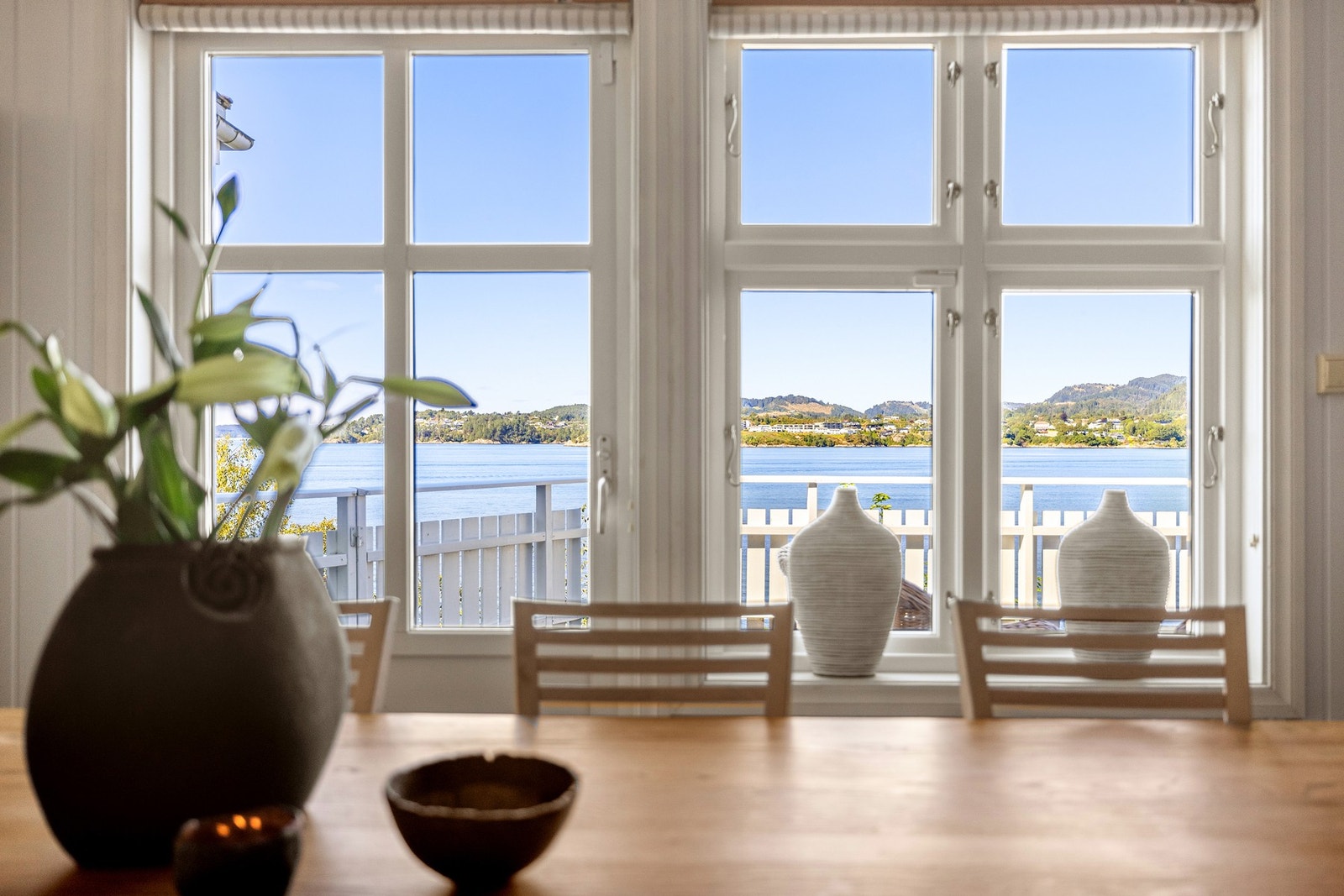 Et godt måltid kan virkelig nytes med nydelig utsikt! Galleribilde