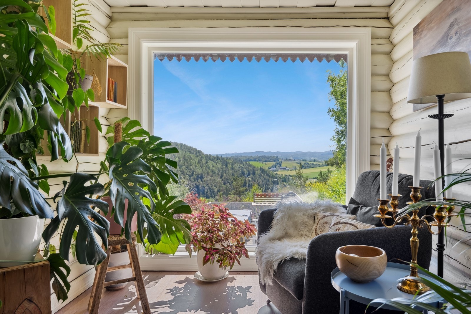 God plass til ønskelig møblement i stuen Galleribilde