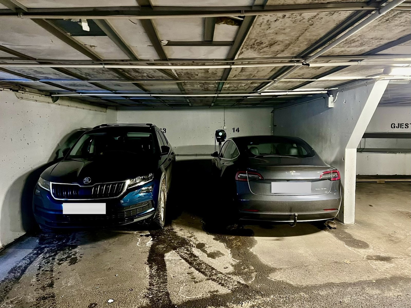 Egen garasjeplass i lukket anlegg med el-lader Galleribilde