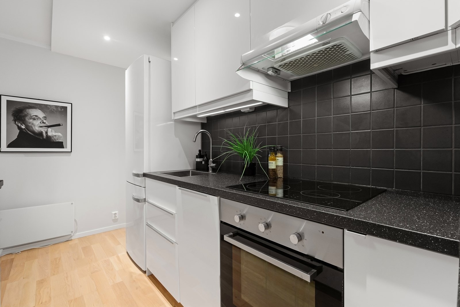 Hvite høyglansfronter gir et tidløst preg Galleribilde