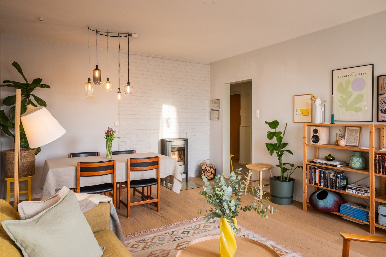 Flere av beboerne i brl. har flyttet kjøkken og åpnet vegg mot stue for en åpen kjøkken- og stueløsning. En evt. søknad om endring av planløsning må sendes styret i hvert enkelt tilfelle. Galleribilde