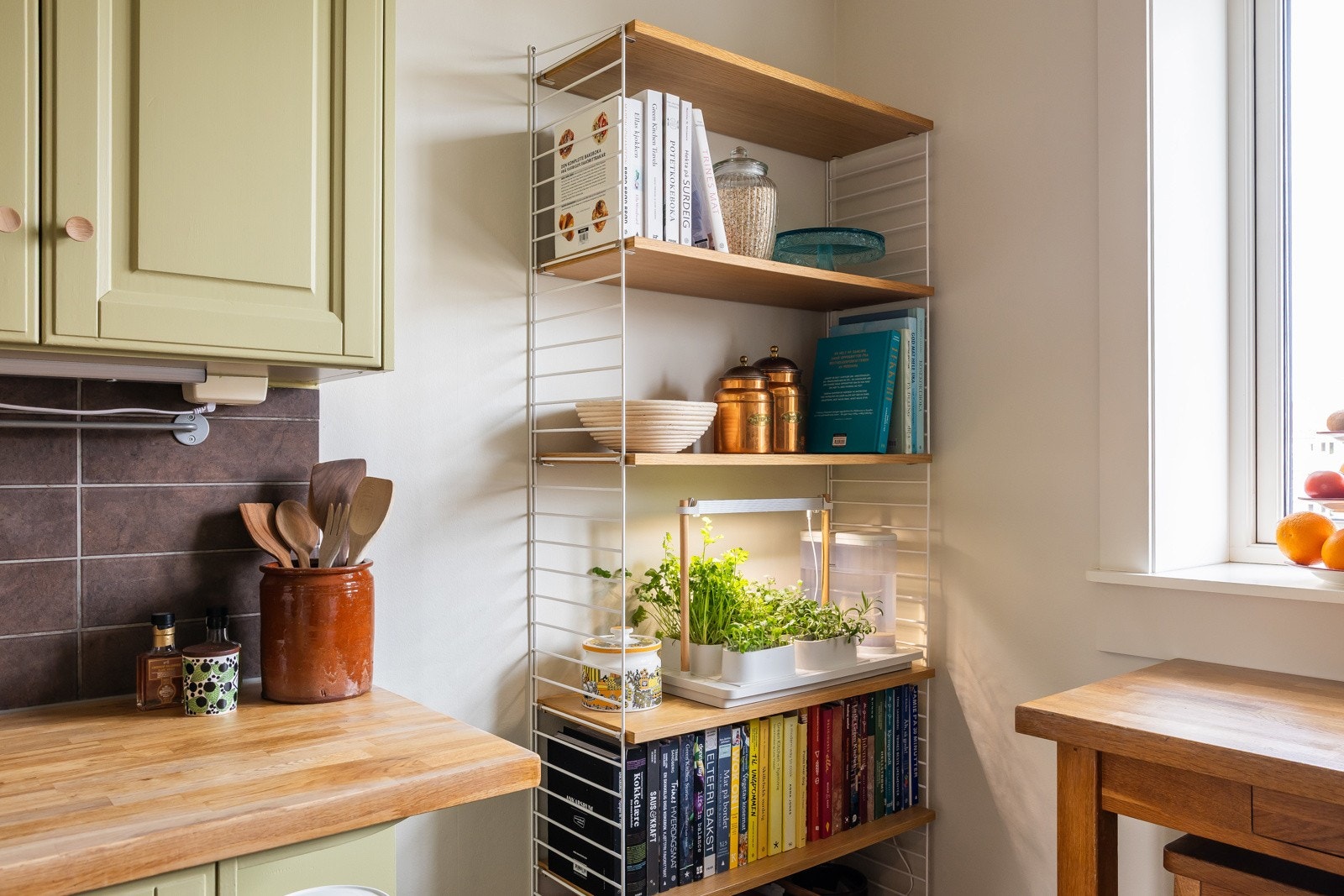 Mulighet for spiseplass ved vindu, med fritt, idyllisk utsyn. Galleribilde