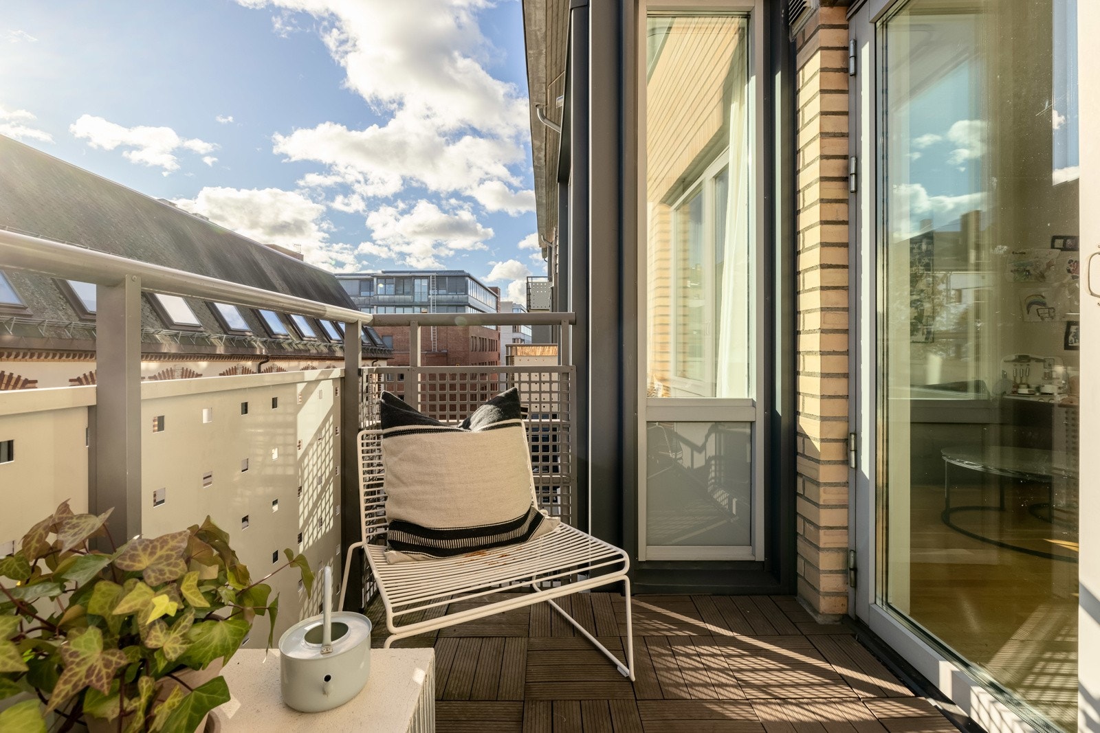 Det er plass til utemøblement og beplantning. Galleribilde