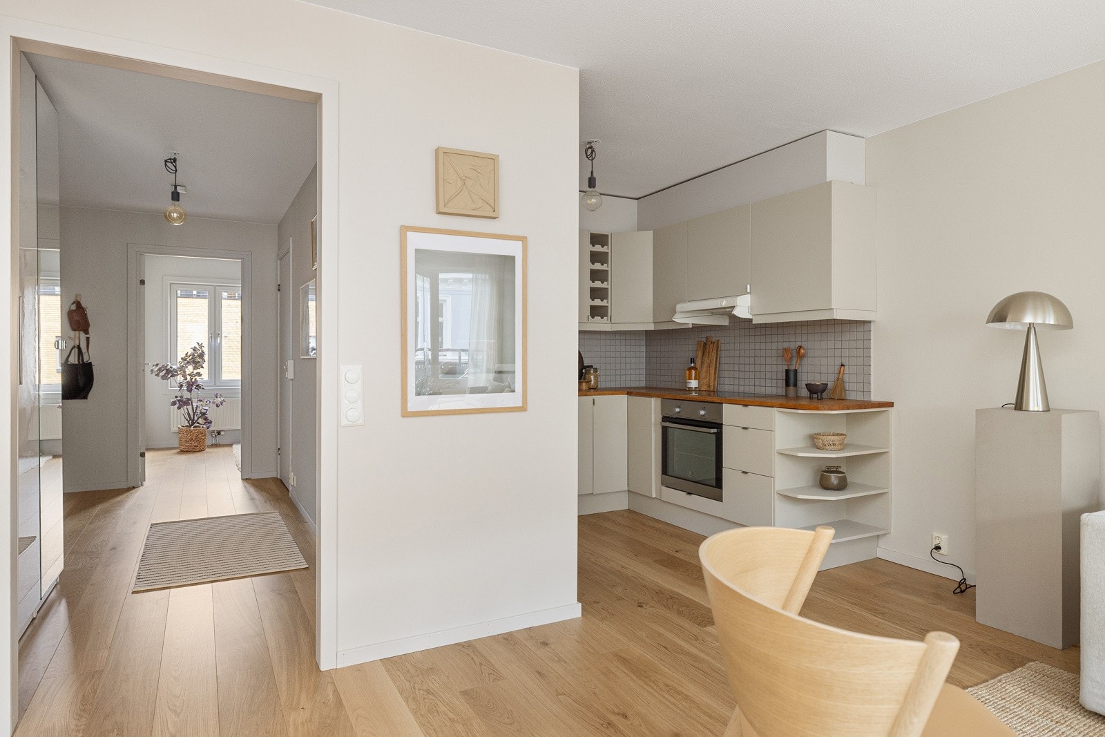 Det er montert lekkasjestopper på kjøkkenet. Galleribilde