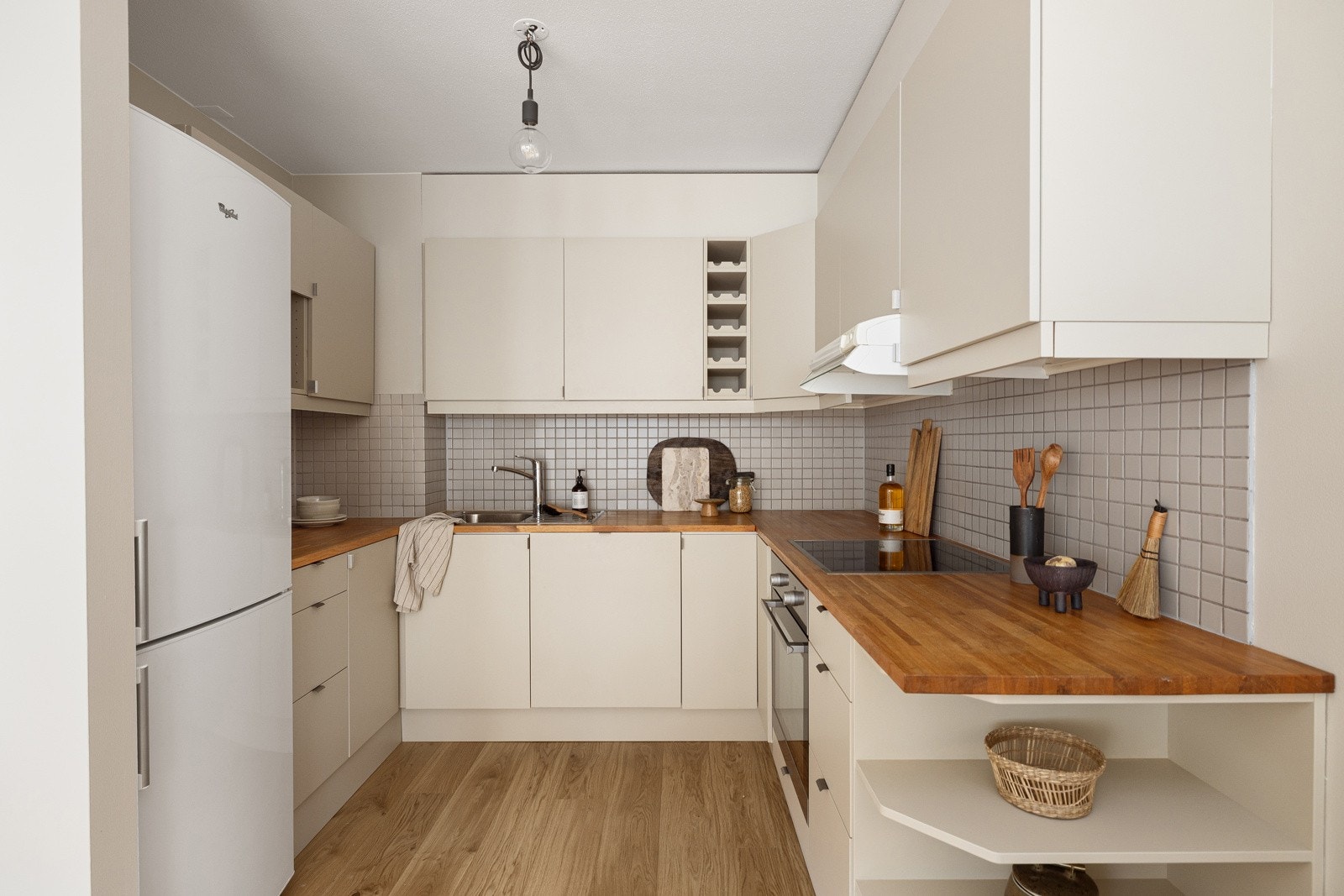 Leiligheten har et fint kjøkken med gode løsninger. Galleribilde