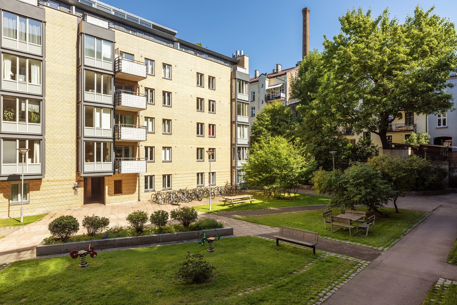 Dette er et veldrevet og hyggelig sameie med 134 seksjoner. Galleribilde