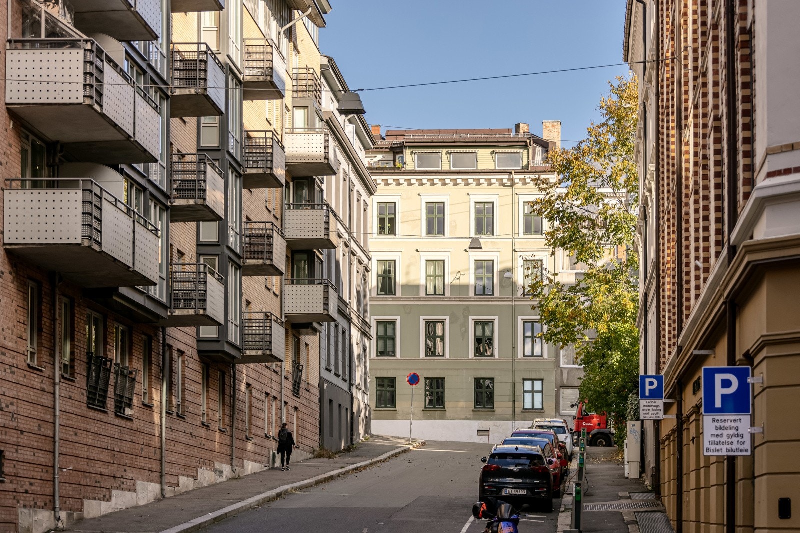 Her bor du svært sentralt, men skjermet til i stille gate med gangavstand til alt av fasiliteter. Galleribilde