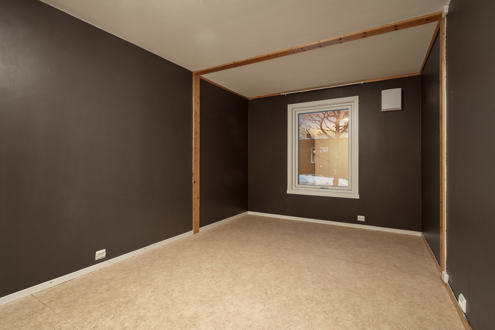 Soverommet er av god størrelse, med god plass til dobbelseng, nattbord og kommode. Galleribilde