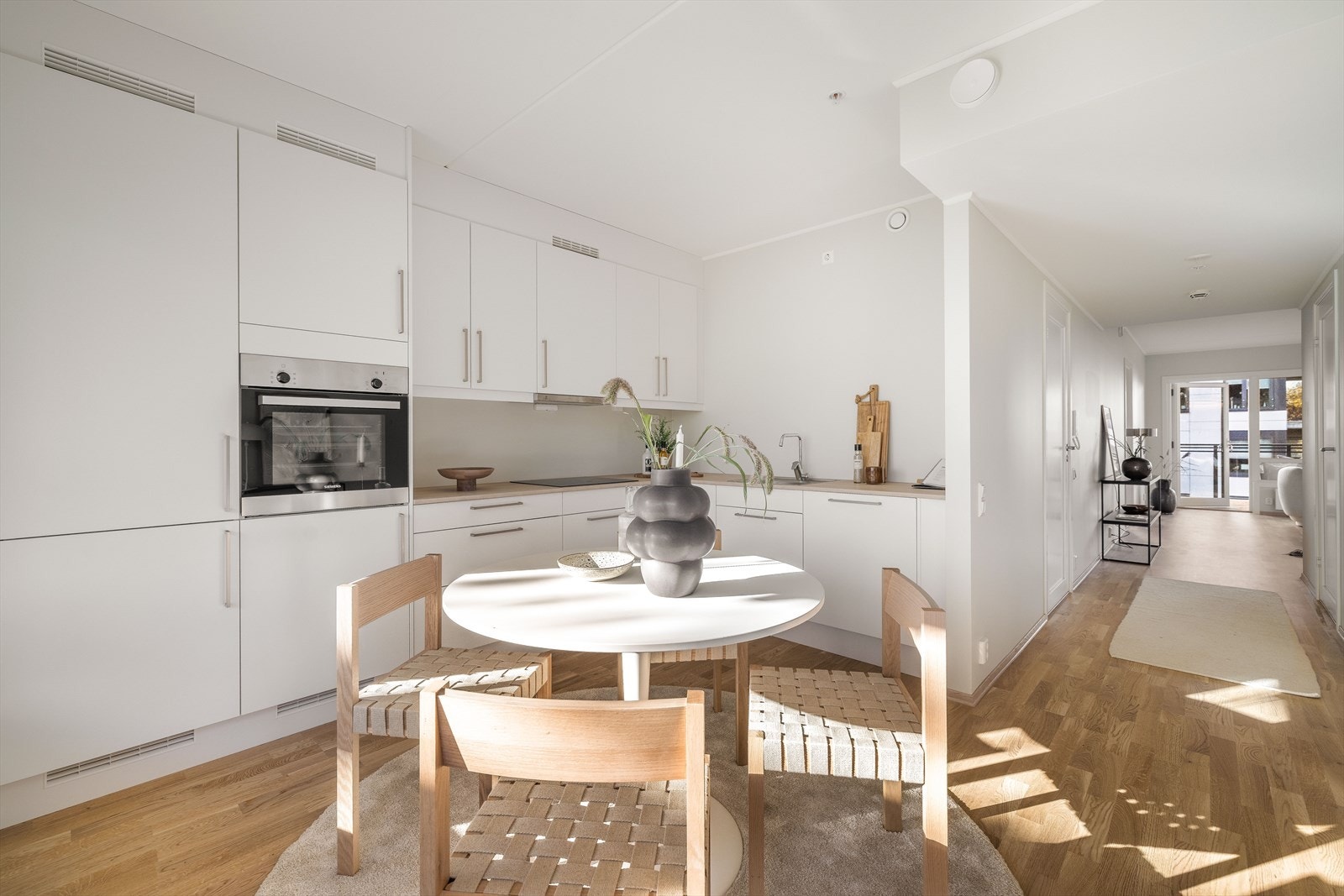 Flott Sigdal kjøkken med int.hvitevarer Galleribilde