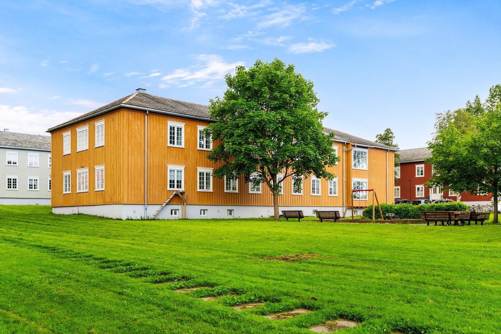 Leiligheten er del av et etablert og veldrevet borettslag på Persaunet Leir. Galleribilde