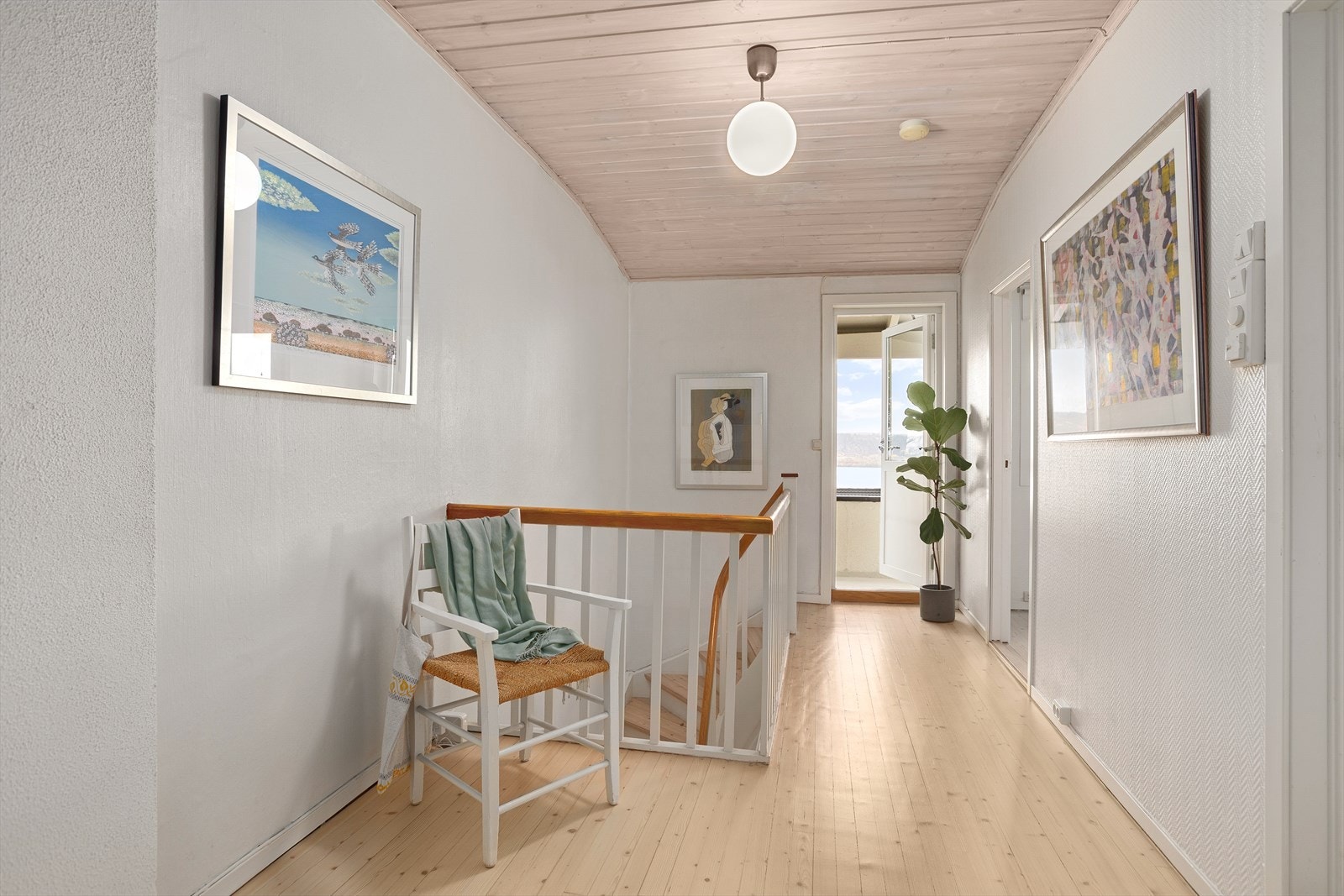 Fra gangen er det adkomst til balkong Galleribilde