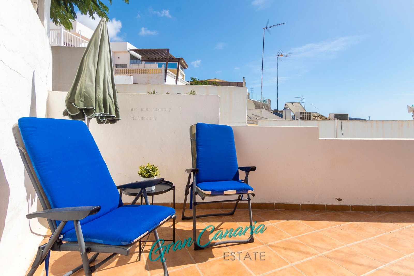 Terrasse ved gjesteannekset Galleribilde