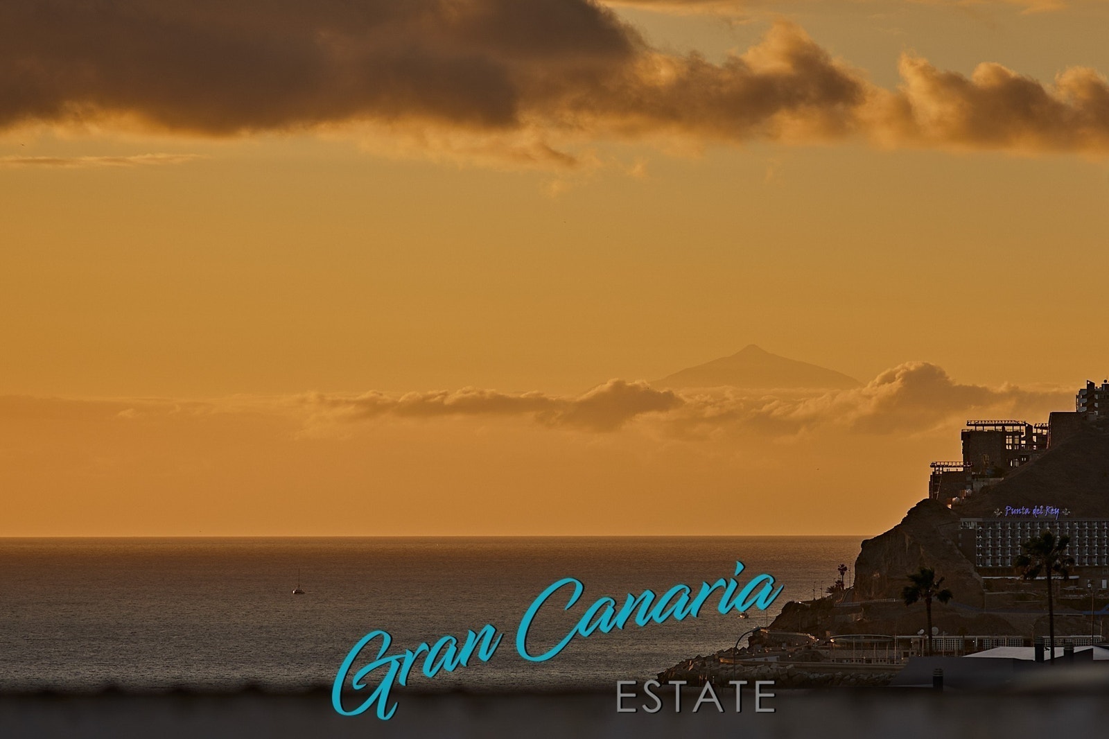 Teide, Spanias høyeste fjell (3715 moh) svever i løse luften iblant Galleribilde