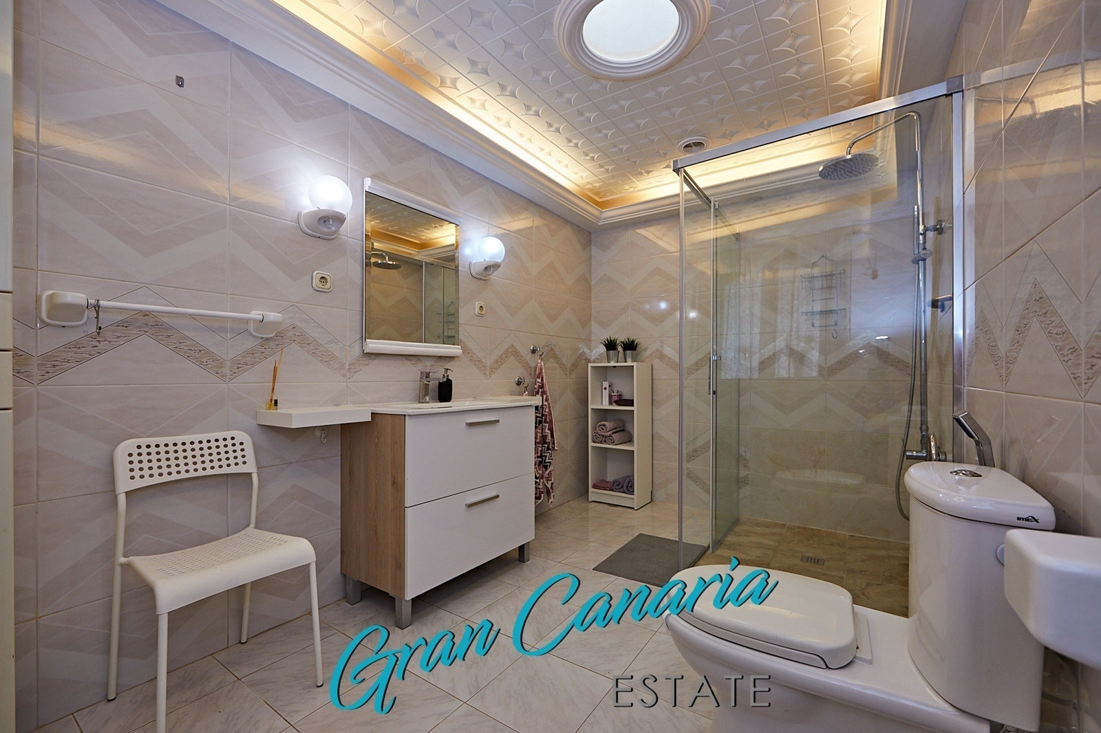 Delikat nyoppusset baderom Galleribilde