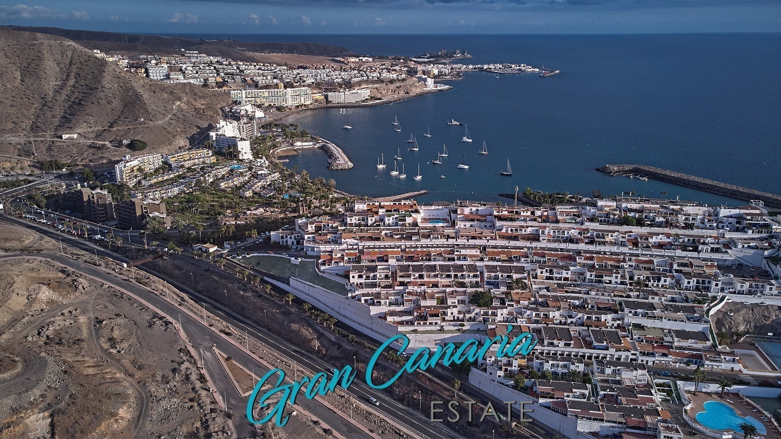 Oversikt over Los Caideros, som ligger inntil Anfi-området Galleribilde