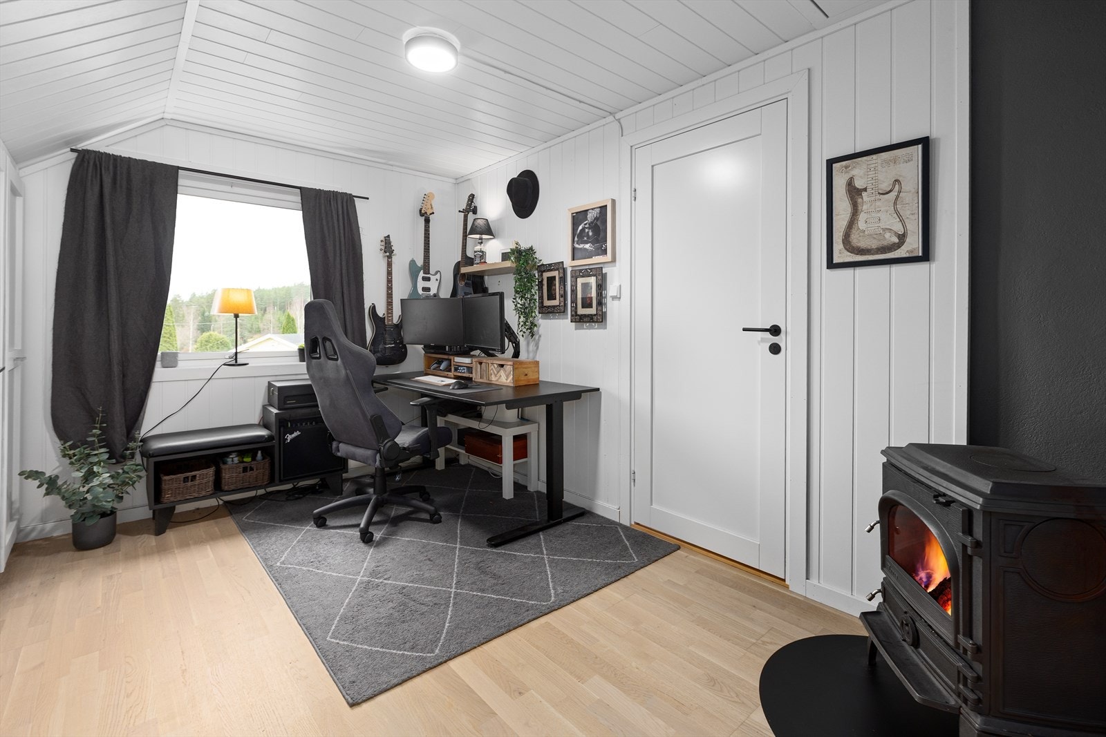 Denne peisovnen ble også installert i 2021 Galleribilde