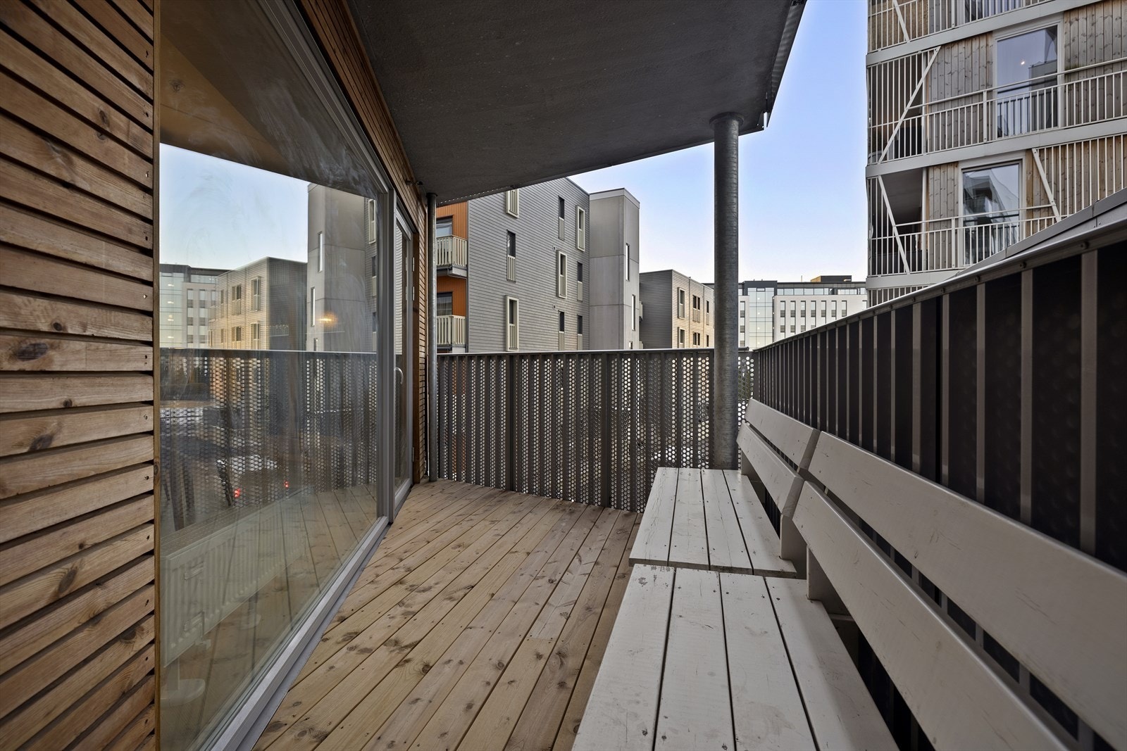 Her har du en flott balkong på ca. 14 kvm. Galleribilde