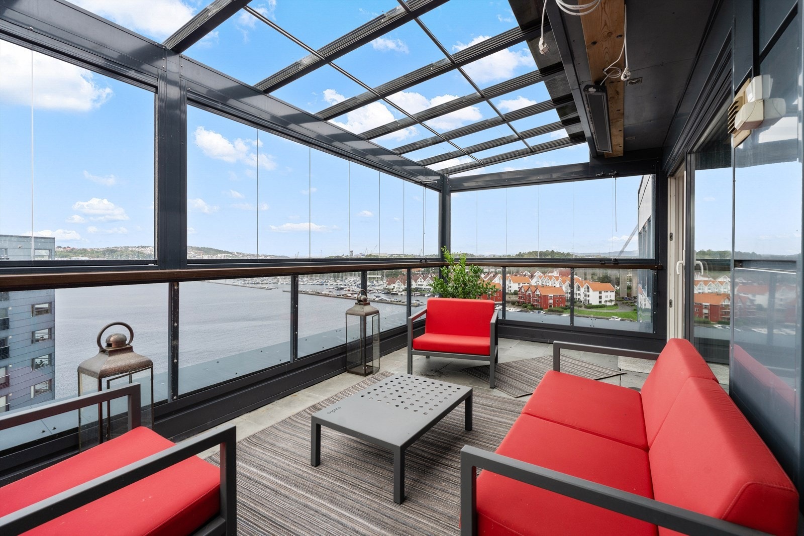 Innglasset terrasse. Galleribilde