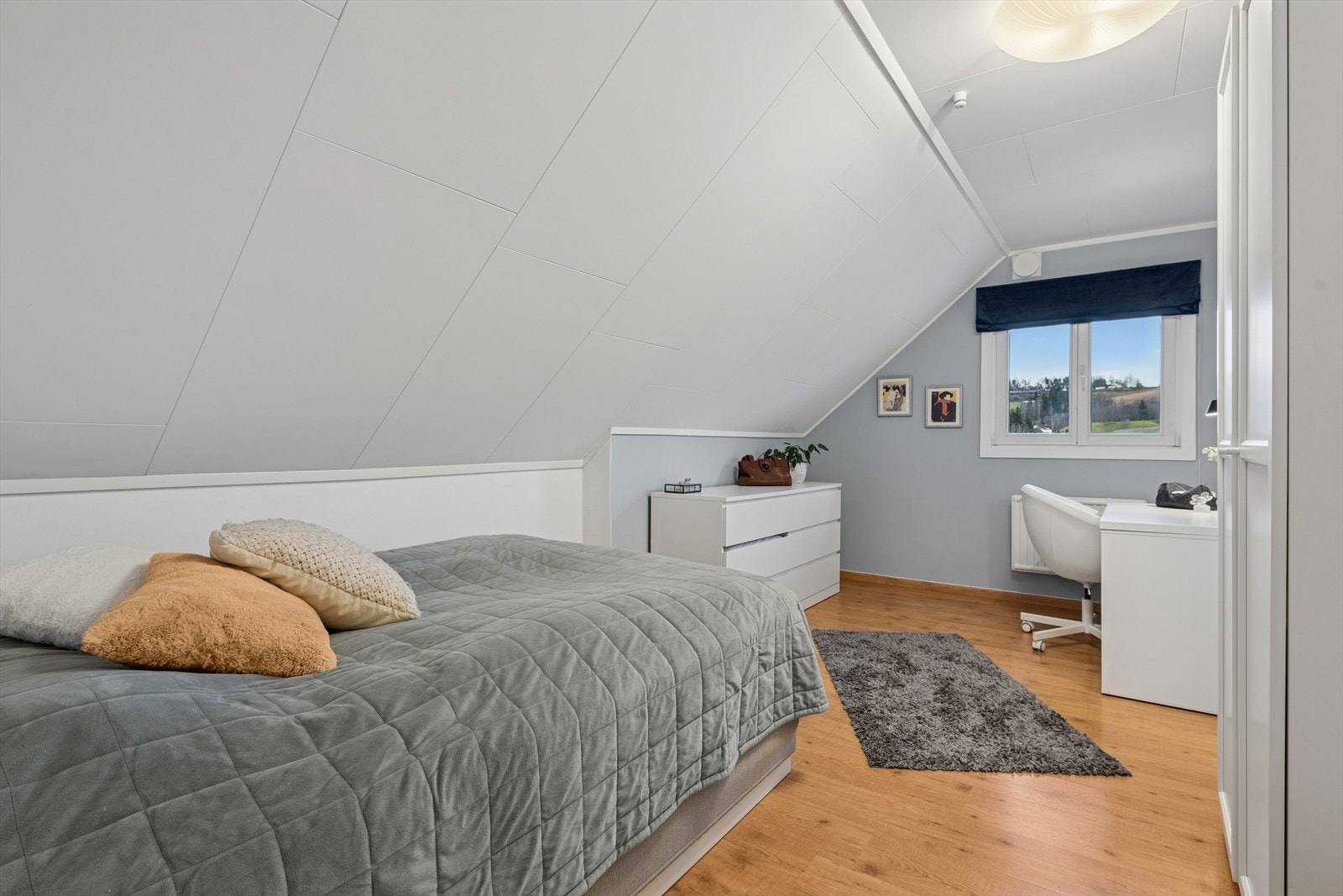 Soverom 2. De to andre soverommene er også av god størrelse. Galleribilde