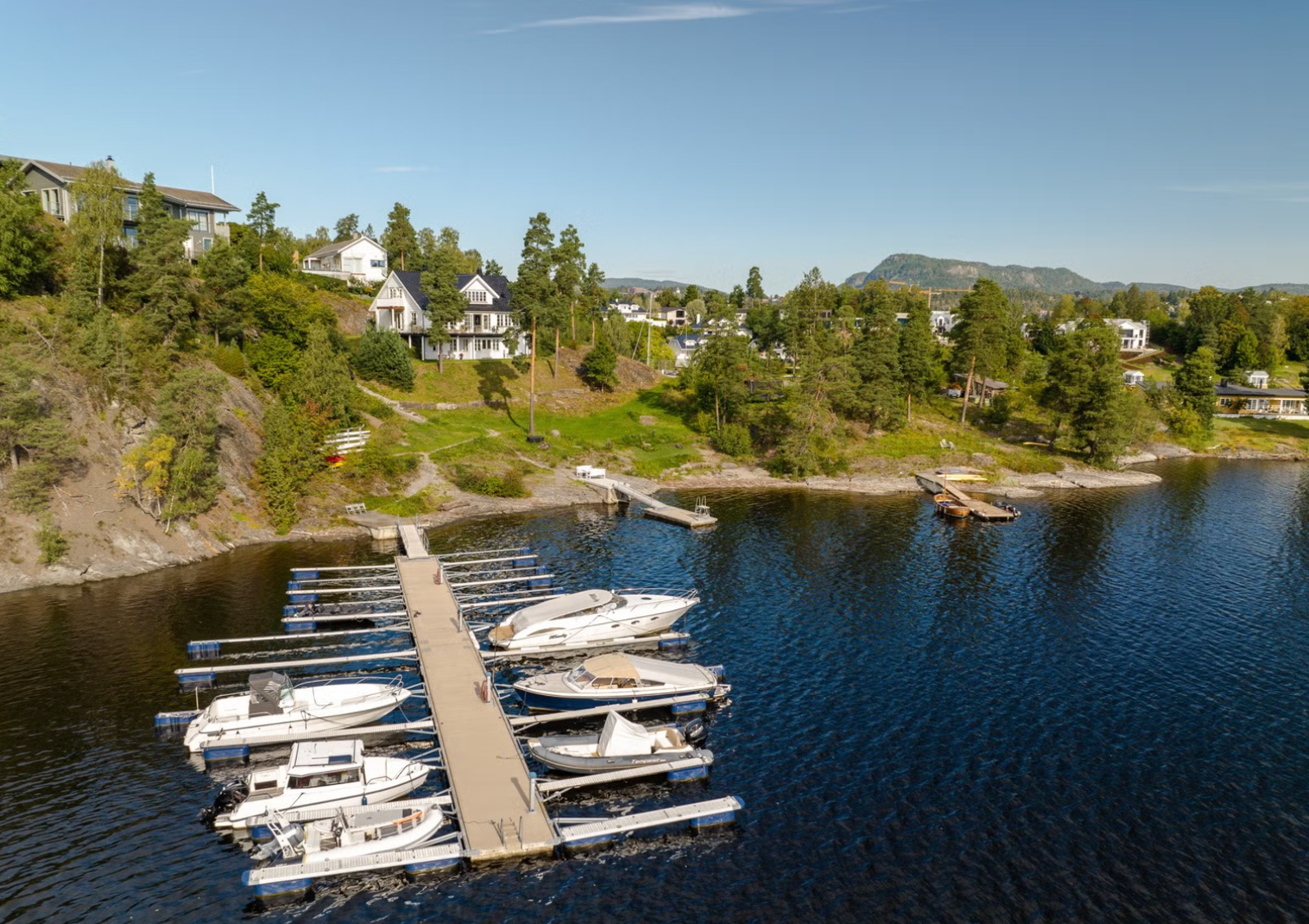 Bryggeanlegget til Nye Herroddstranda Sameie. Galleribilde
