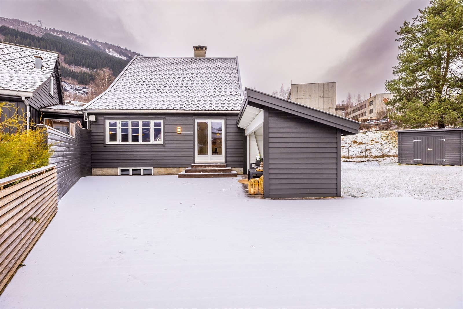 Attraktiv halvpart av tomannsbolig med sentrumsnær beliggenhet Galleribilde