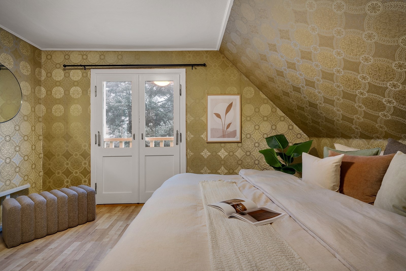 Fransk balkong og stilige farger Galleribilde