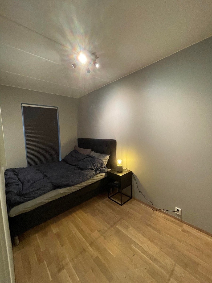 Soverom 12 kvm, med garderobeløsning Galleribilde