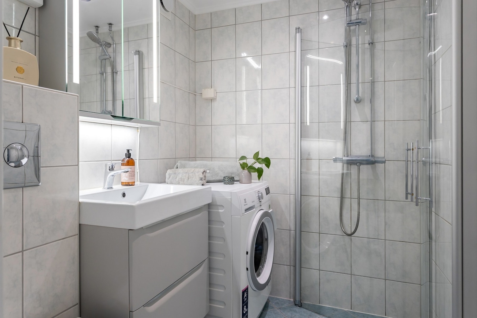 Fyring og varmtvann inkludert i fellesutgiftene. Galleribilde