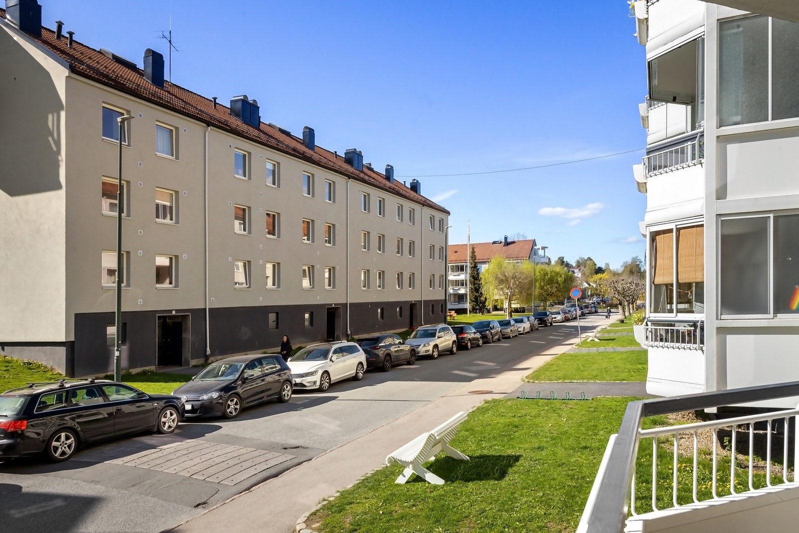 Her bor du flott i populære Radarveien, omringet av store grøntområder og umiddelbar nærhet til Lambertseter senter og T-bane. Galleribilde