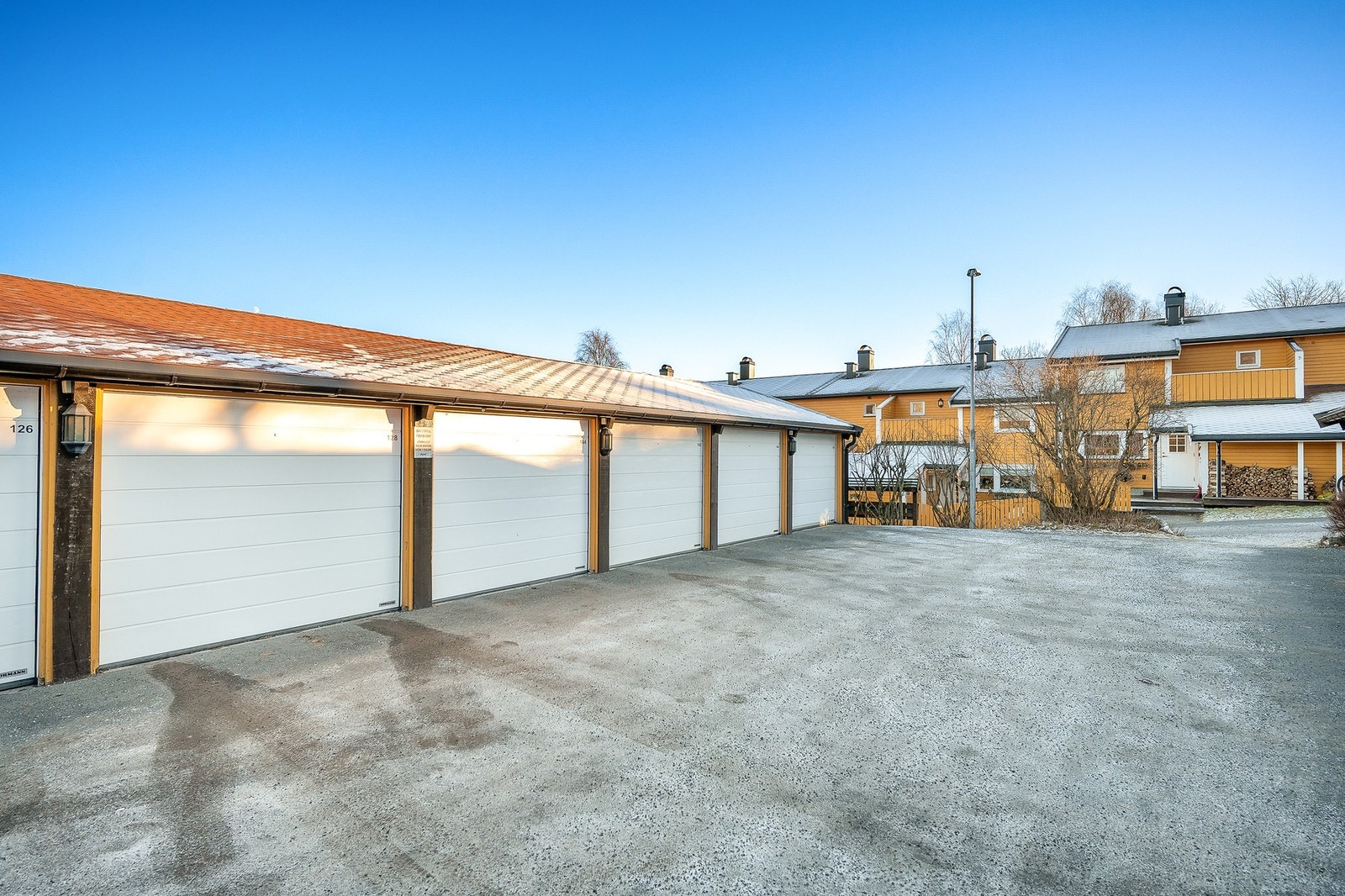 Det er mulig å etablere elbillader i garasjen. Galleribilde