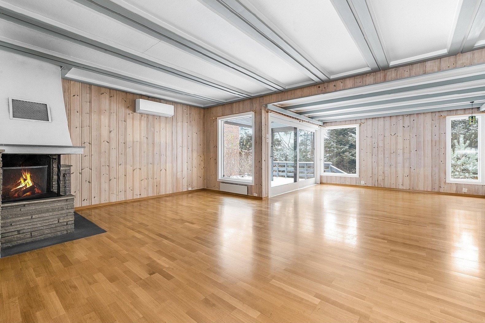 Stor stue med peis Galleribilde