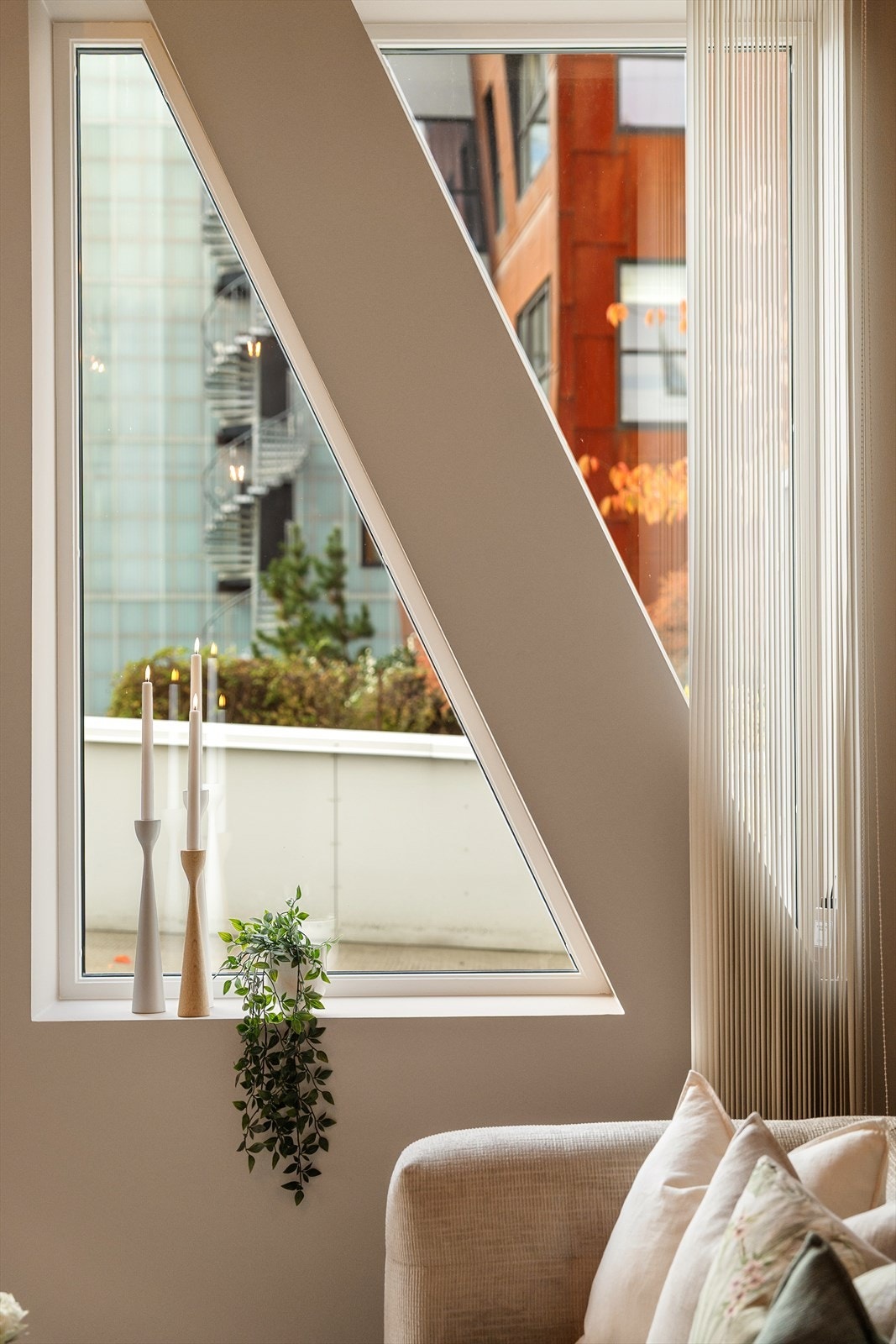 Stilige arkitektoniske detaljer i bygget. Galleribilde