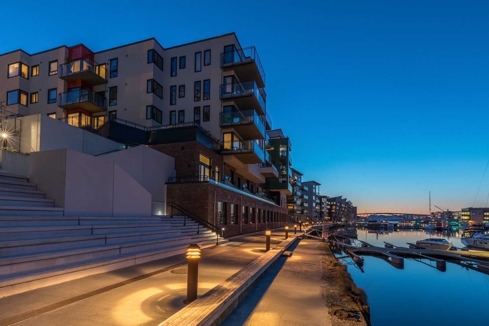 Promenaden by night Galleribilde