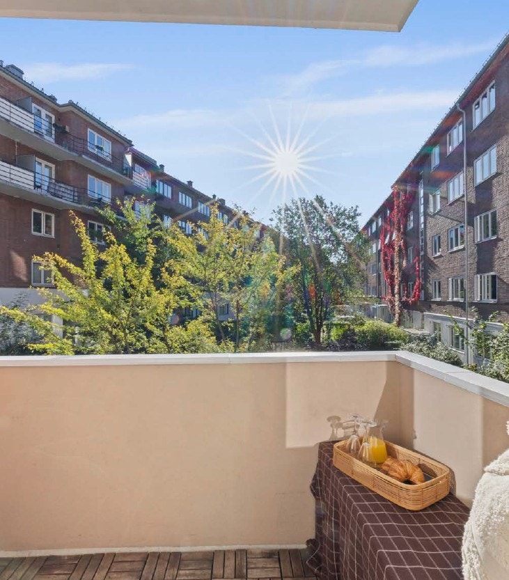 Fin balkong med gode solforhold Galleribilde