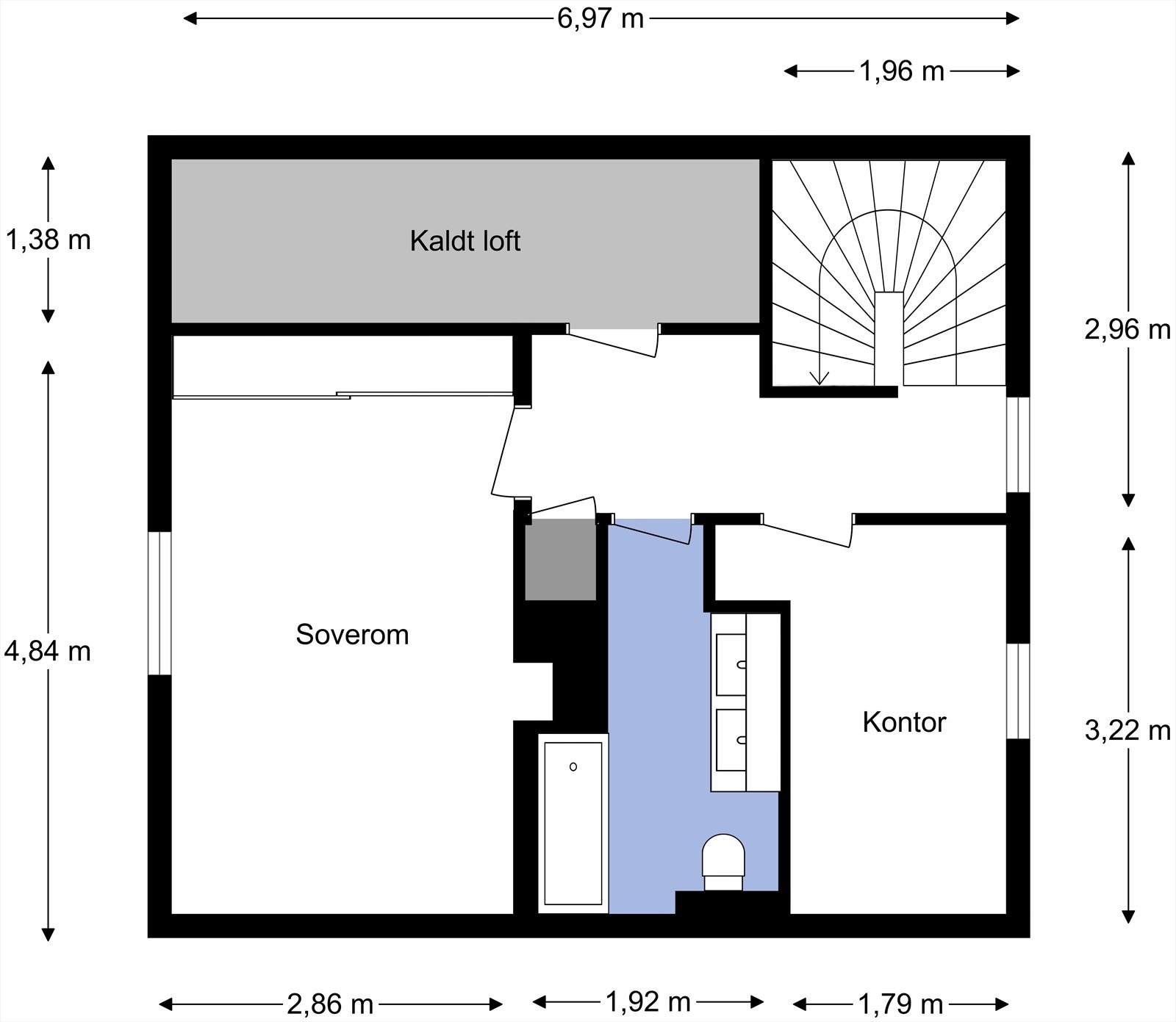Direkte tilgang til kaldt loft fra trapperom gir praktisk lagringsplass. Galleribilde