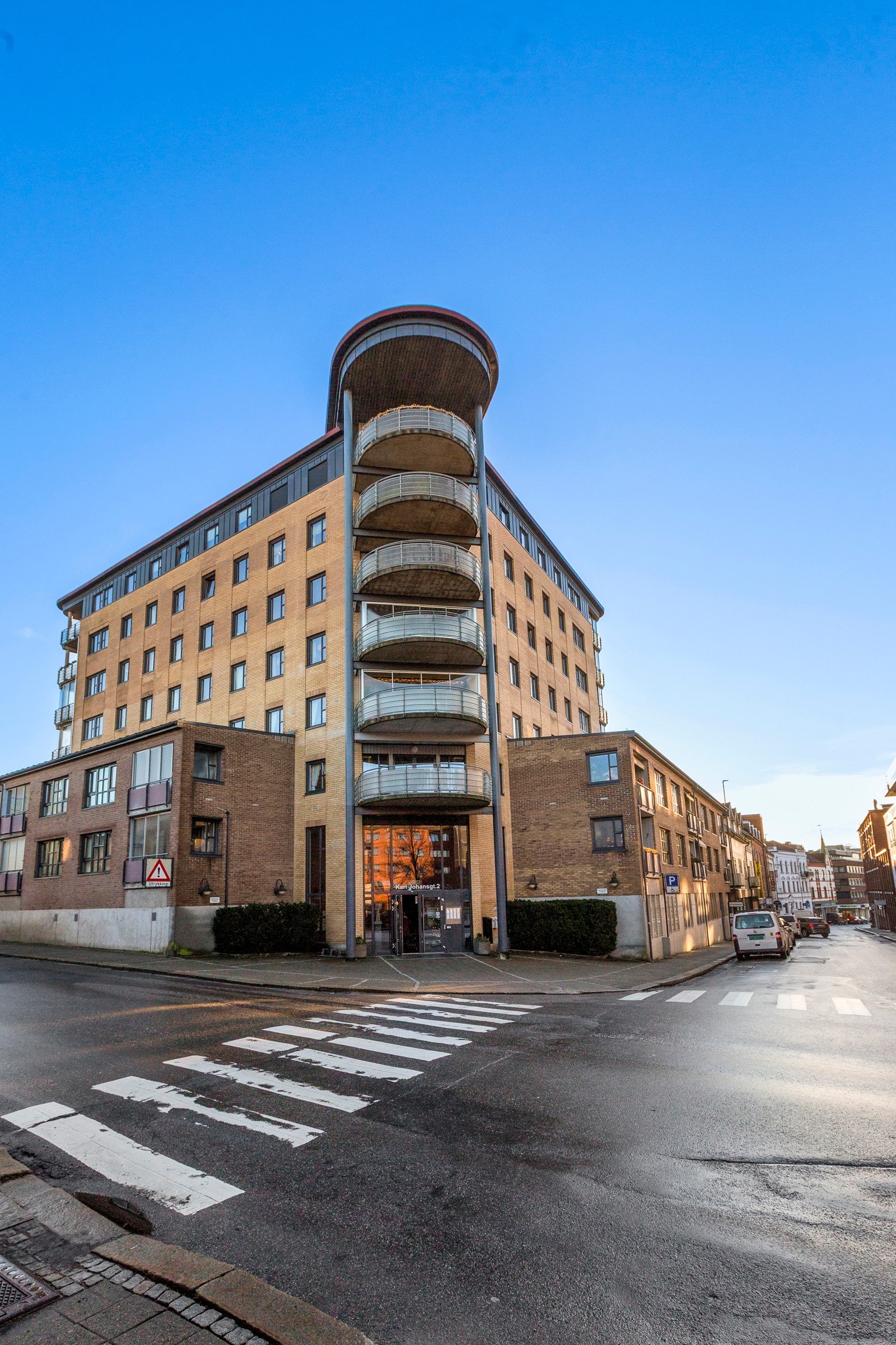 Gjenkjennelig fasade i bybildet Galleribilde