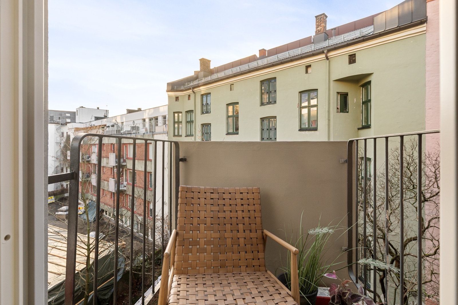 Solrik, sydvestvendt balkong. Galleribilde