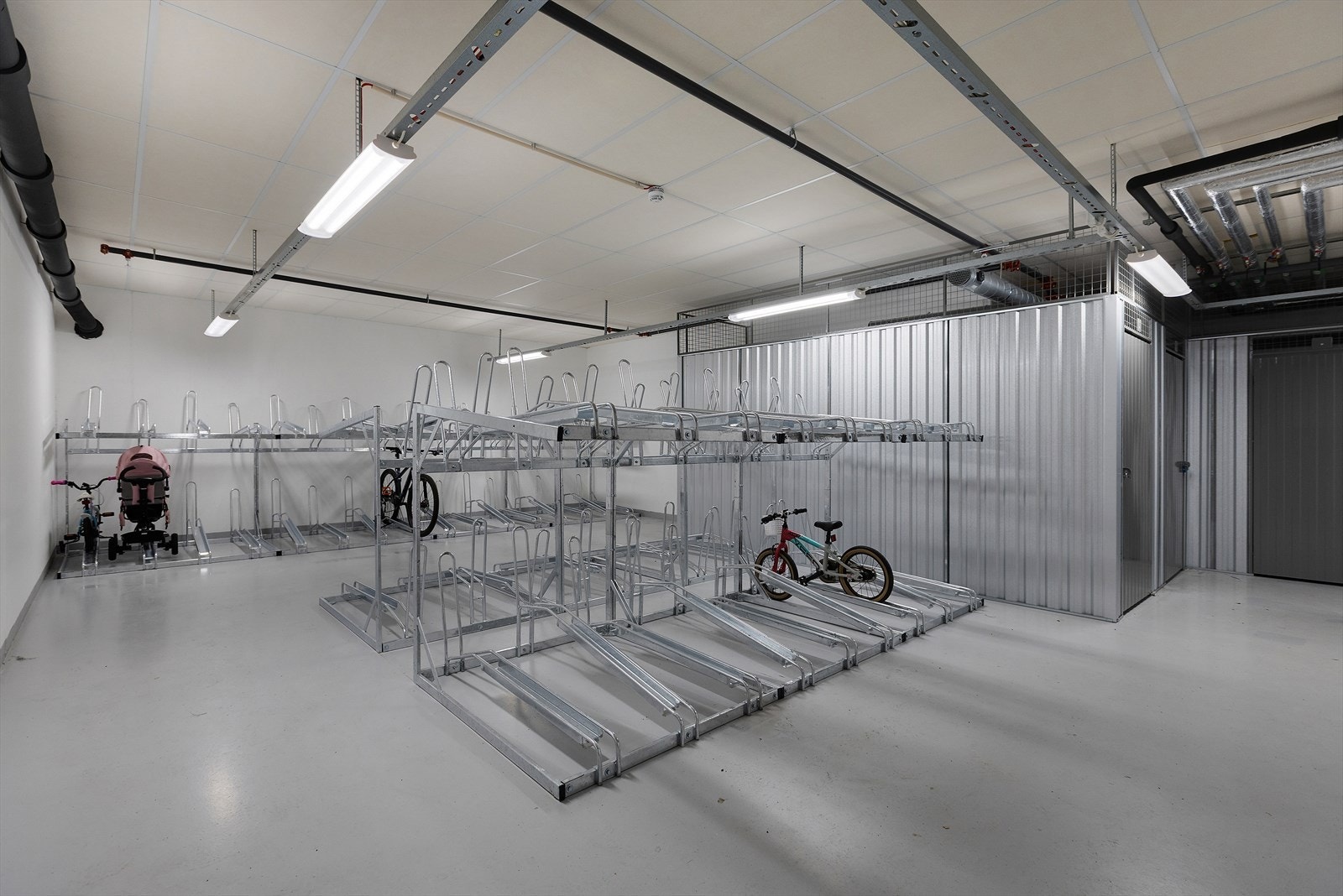 Borettslaget har også to praktiske felles sykkelparkeringer. Galleribilde