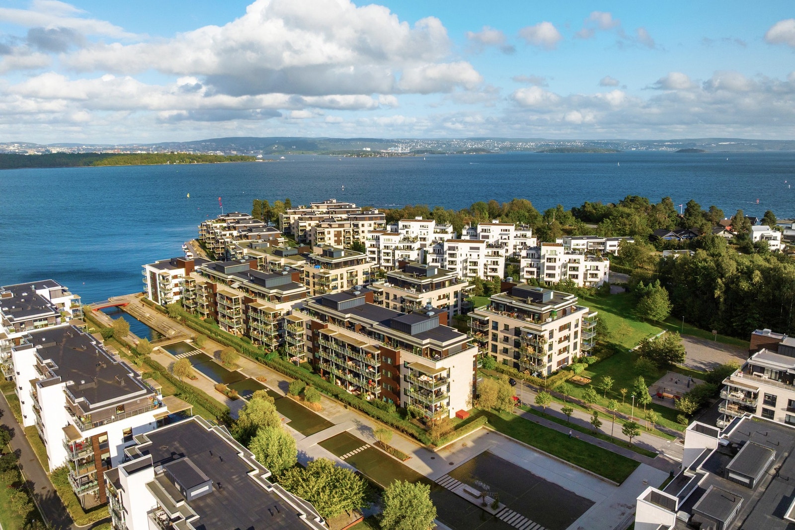 Rolfsbukta - et meget attraktivt og ferdig utviklet boligområde på Fornebu Galleribilde