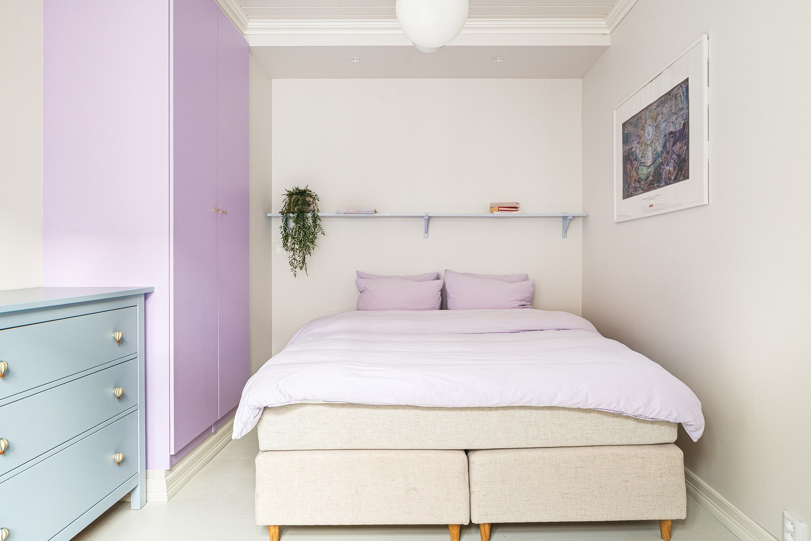 Hovedsoverommet har god plass til dobbeltseng, garderobeløsning og nattbord. Galleribilde