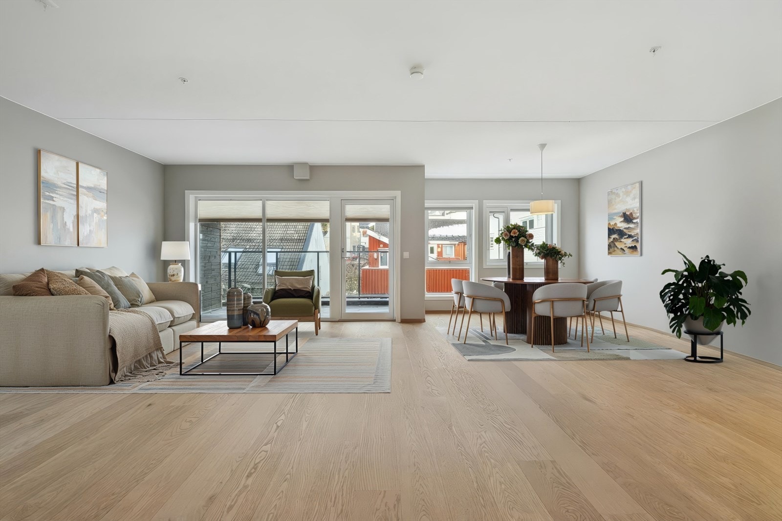 Stor lys stue/spisestue. Bildet er digitalt stylet. Galleribilde