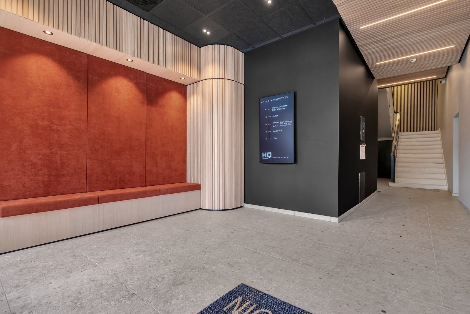 Nytt inngangsparti, hvor gjester og ansatte føler seg velkommen Galleribilde