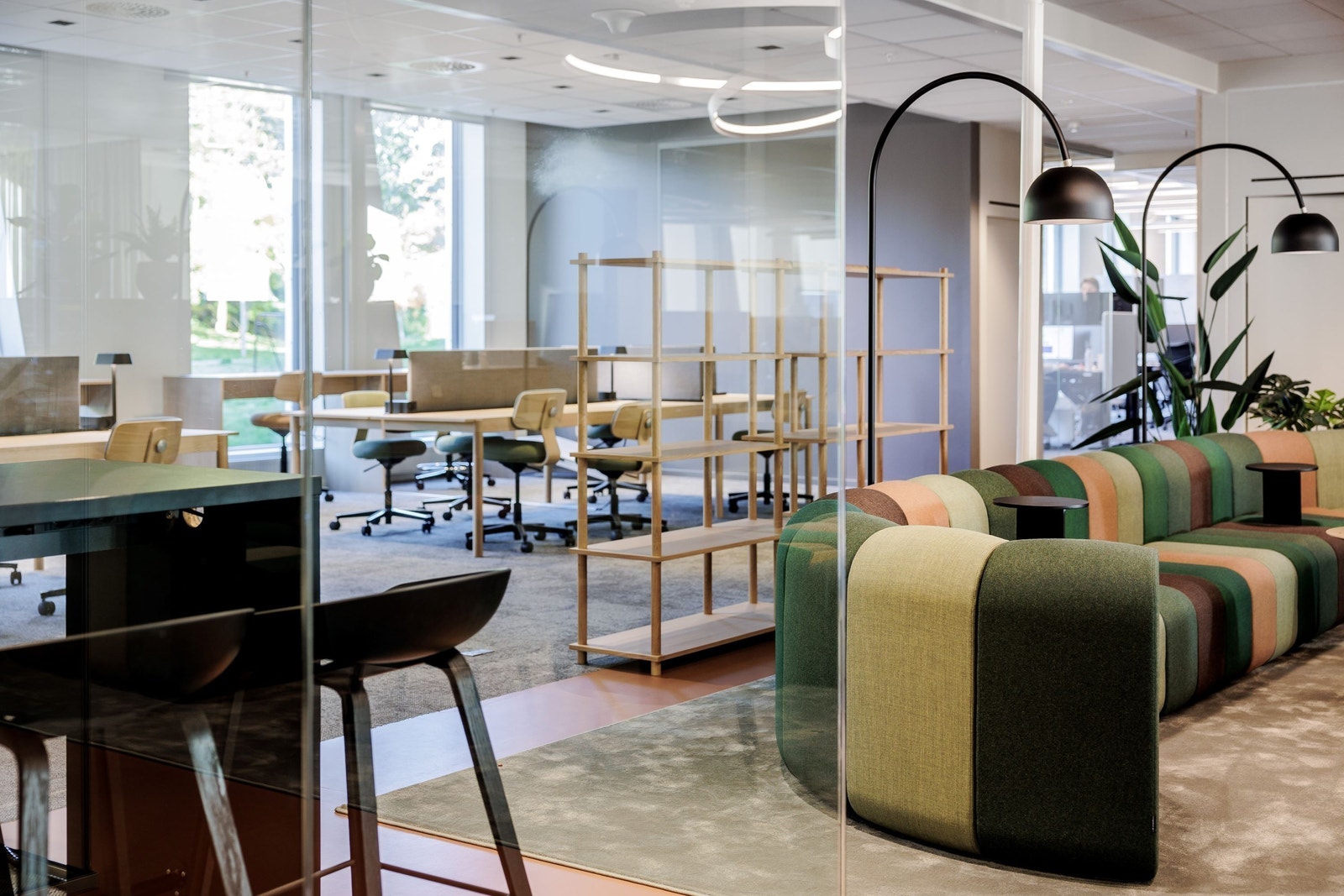 Referanselokaler fra annen kunde i tilsvarende lokaler som de ledige lokalene vi har i 3. etg.
foto@knutneerland / @magentfotografer Galleribilde