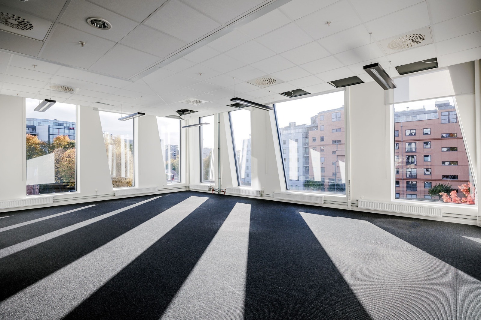 Slik ser lokalene i 3. etg idag. Lokalene tilpasses for ny kunde. Galleribilde