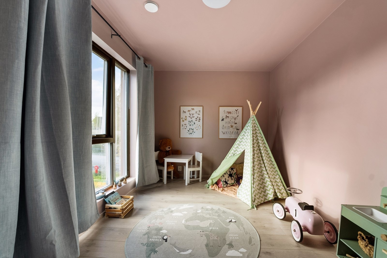 Koselig barnerom. Galleribilde