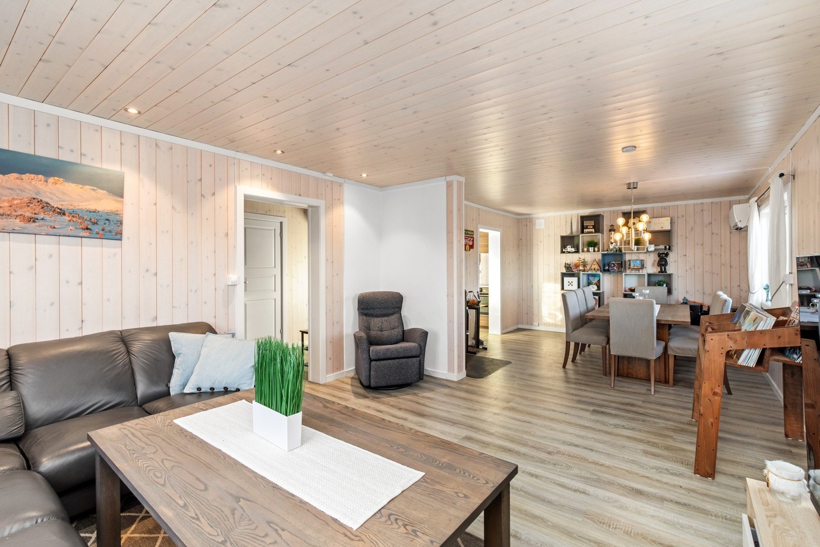 Stue inn mot spisestuen Galleribilde