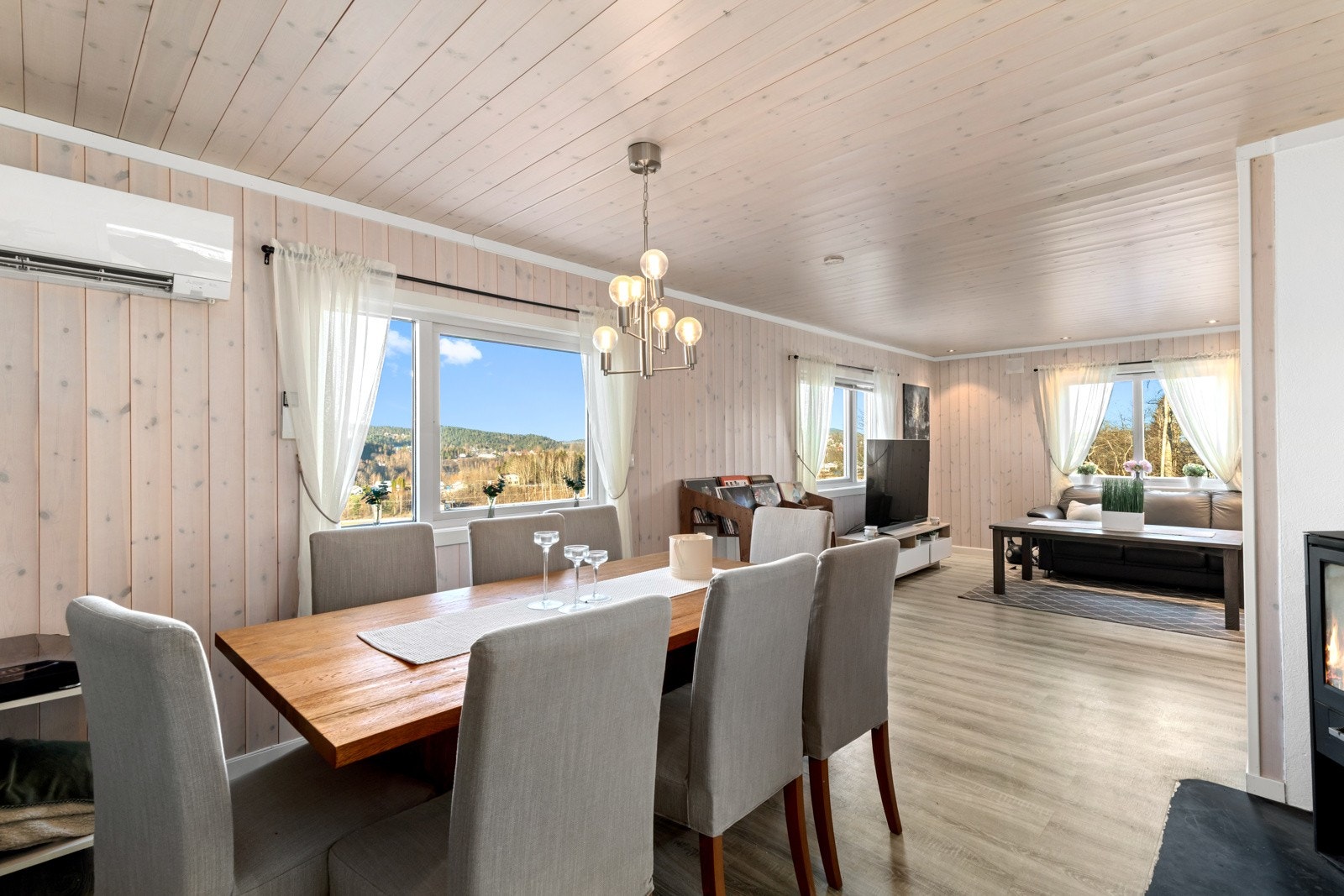 Varmepumpe plassert på vegg Galleribilde