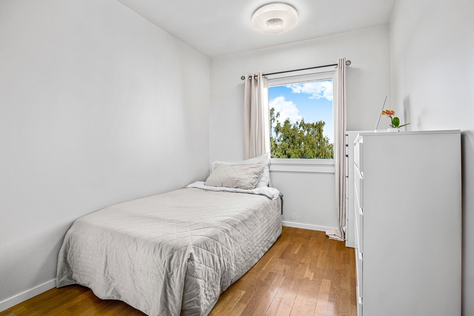 Soverom 1: soverom kan også utnyttes etter behov, som gjesterom, barnerom, kontor, etc. Galleribilde